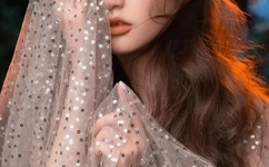 有力缓慢而坚定的进入happy